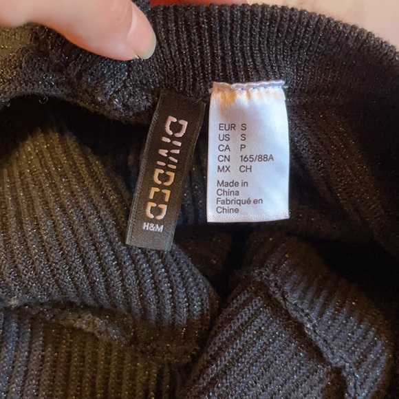 H&M - Keyhole Back Glitter Sweater - Picture 6 of 11